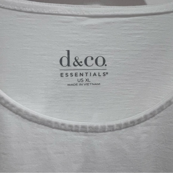 D&Co Essentials White Tee Shirt - XL - Picture 3 of 6